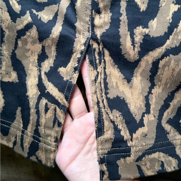 🌻 Chaps by Ralph Lauren Women's size 10 Animal Print Skirt - Picture 7 of 7